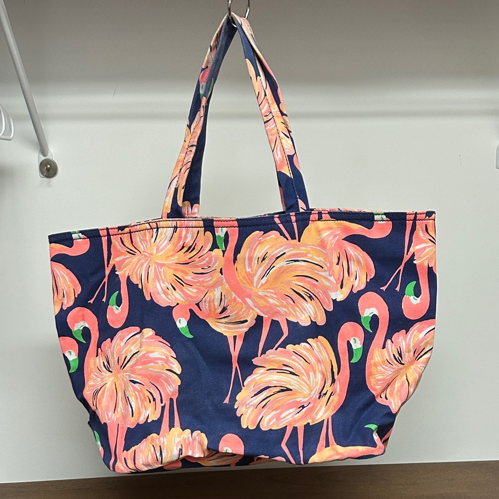 Lilly Pulitzer Palm Beach Tote in print Gimme Some Leg